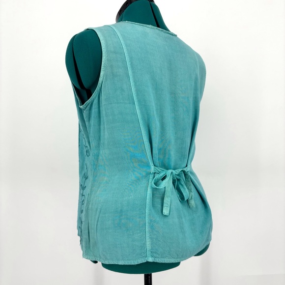 Papa Teal Embroidered Stripe V-Neck Button Front Tie Back Sleeveless Top, Medium - Picture 7 of 16